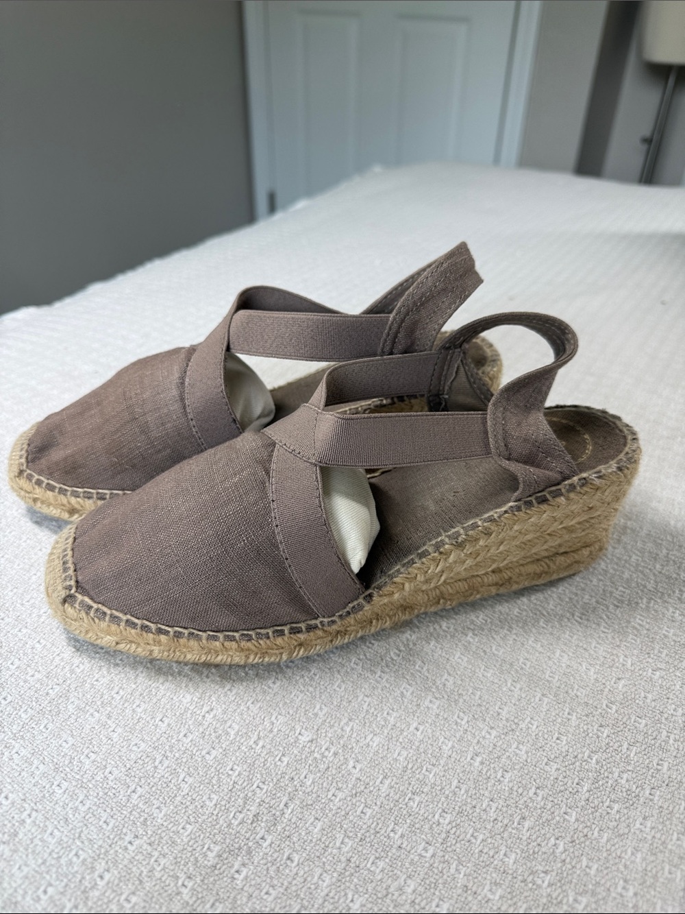 Toni Pons Origins taupe espadrille wedge heel covered toe sandals size 38